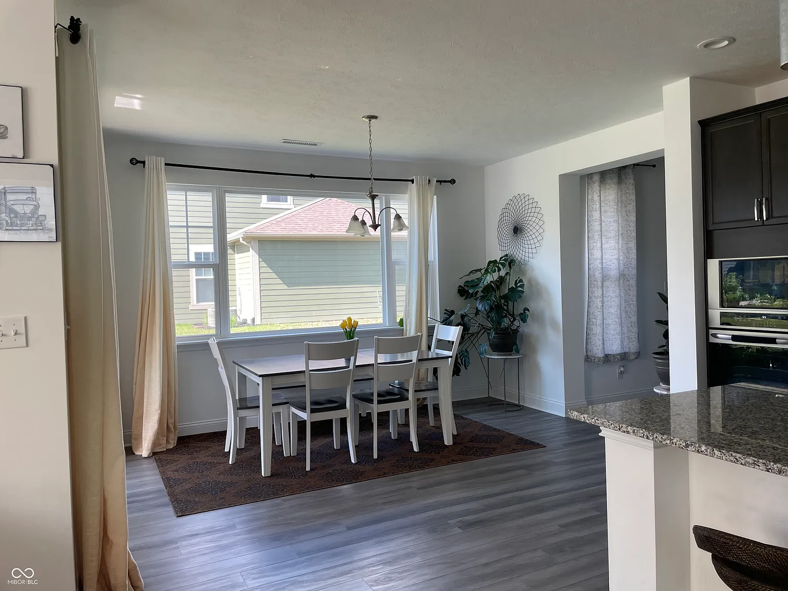4 bed, 3.0 bath, 2333 sqft, $3,100 — Photo 2