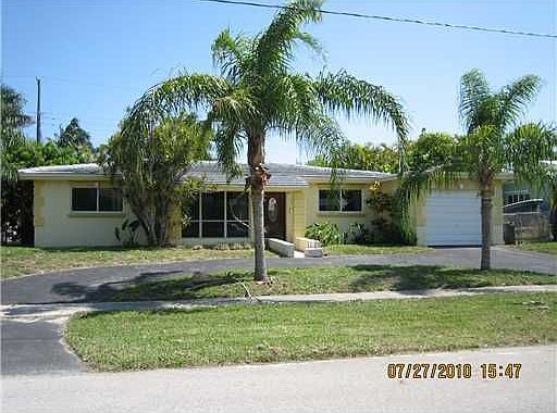 1st image of 820 SE 16th Pl