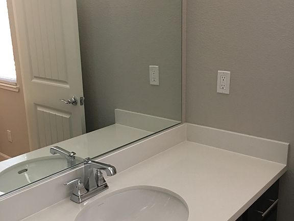 3rd image of 706 Tilton Dr