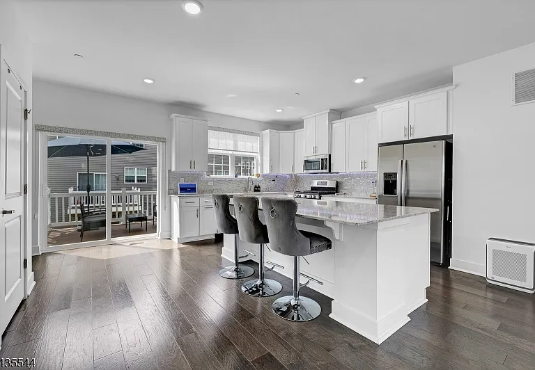 6 Martin Pl — Photo 21