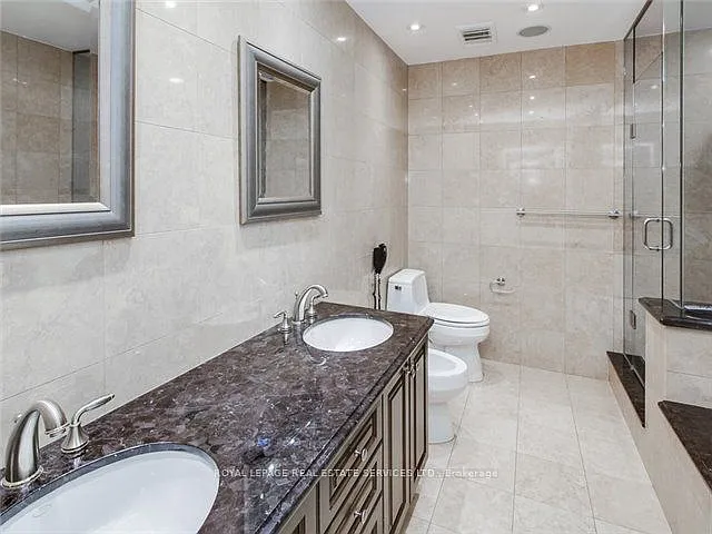 71 Charles St E #Penthouse 1605 — Photo 16