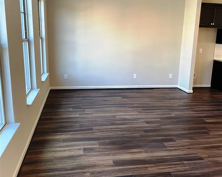 1015 Larabee Ln — Photo 11