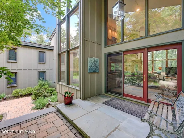 126 Little Fawn Cres, Pocono Pines, PA 18466