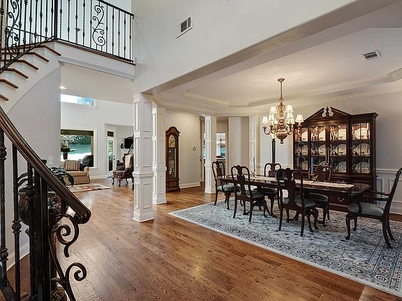 5th image of 60 Whitehall Ct