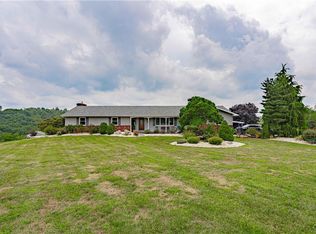 4726 Valley View Ct N, Schnecksville, PA 18078