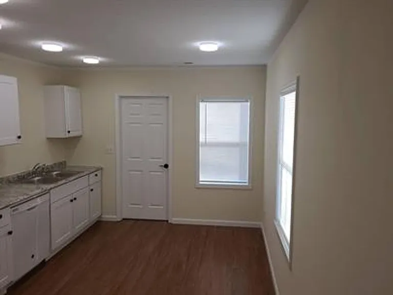 1538 Longfield Ave — Photo 13