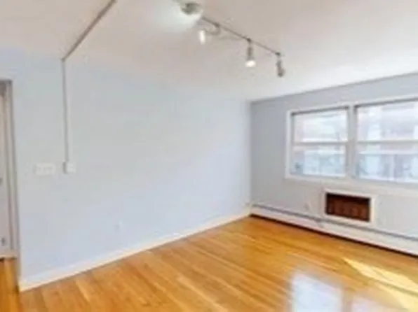 10 Commonwealth Ct APT 6, Brighton, MA 02135