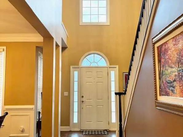902 Daylight Cir, Lawrenceville, GA 30045