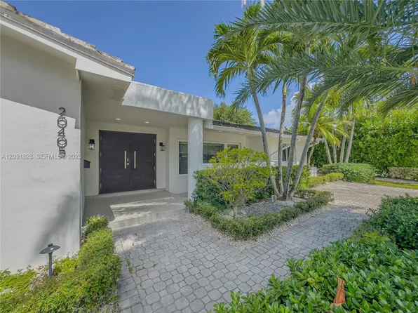 20405 NE 22nd Pl, Miami, FL 33180