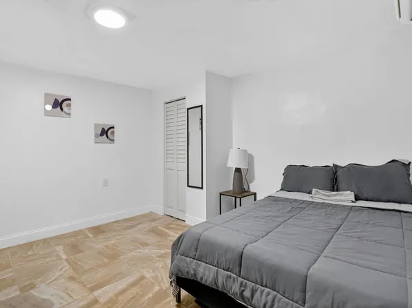 (undisclosed Address), Miami, FL 33161