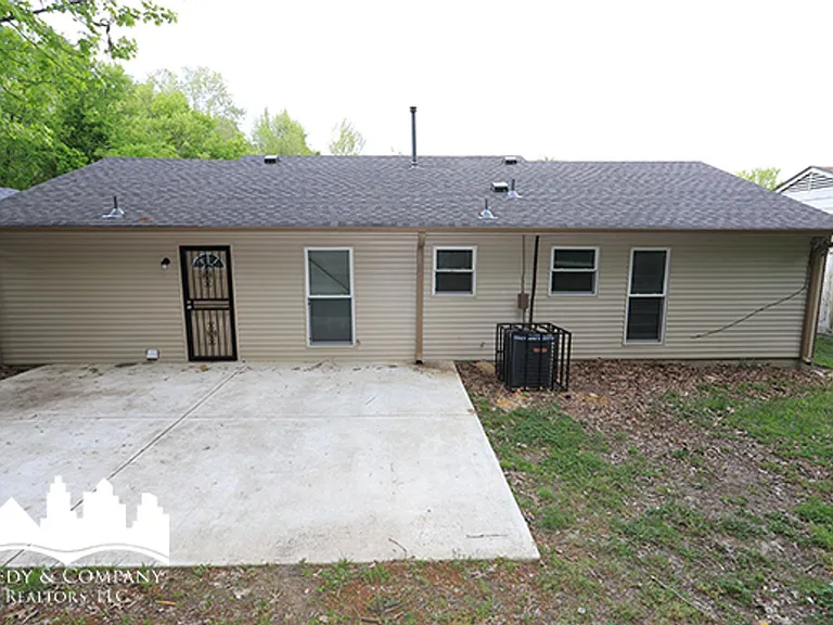 453 Fox Valley Dr — Photo 17