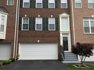 2943 Saxon Flowers Dr, Fairfax, VA 22031