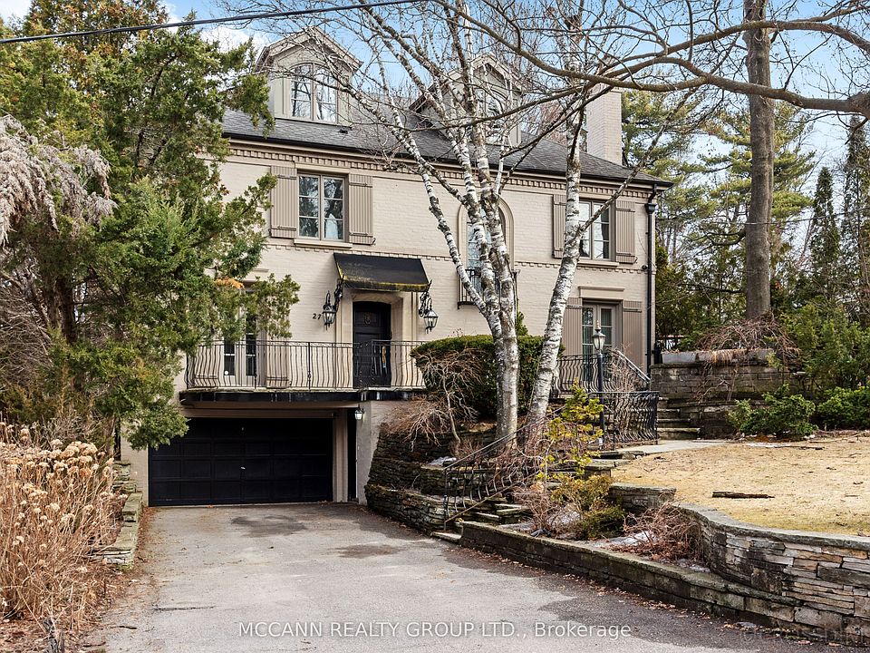 1st image of 27 Strathgowan Cres
