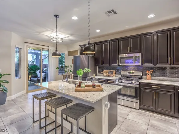 7688 Monomoy Bay Ave, Las Vegas, NV 89179