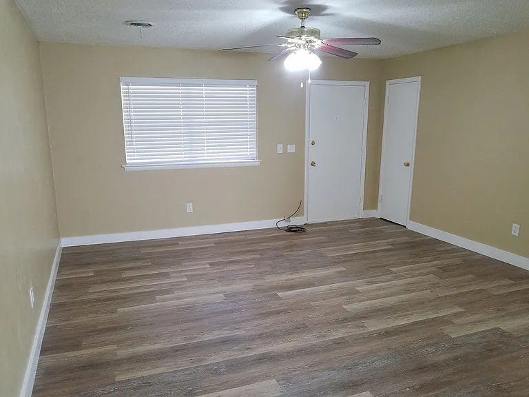 301 N University Dr #9 — Photo 13