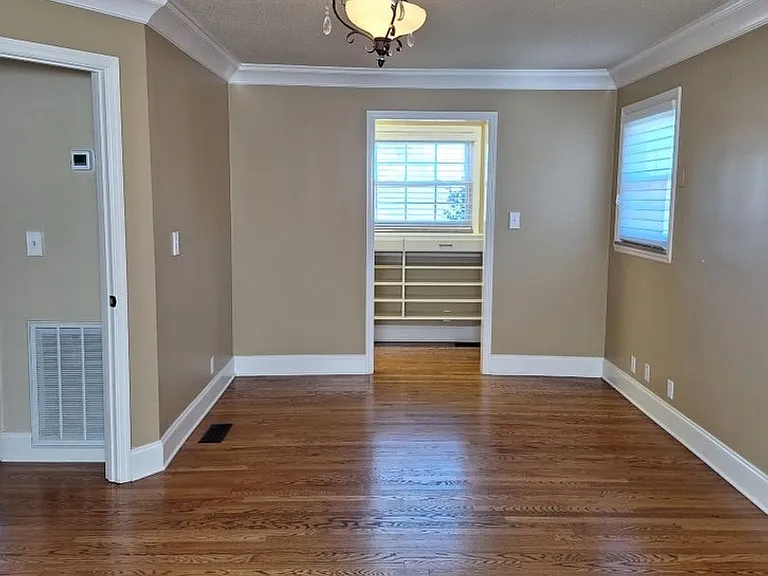 8714 Kingsridge Dr — Photo 32
