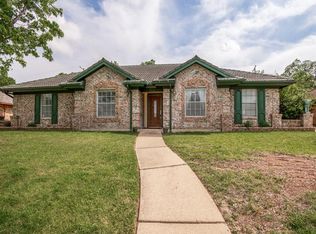 5516 Aspen Ln, Fort Worth, TX 76112