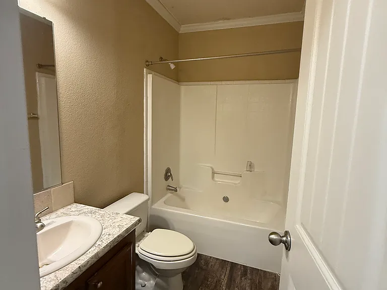 320 Mill St #101 — Photo 7