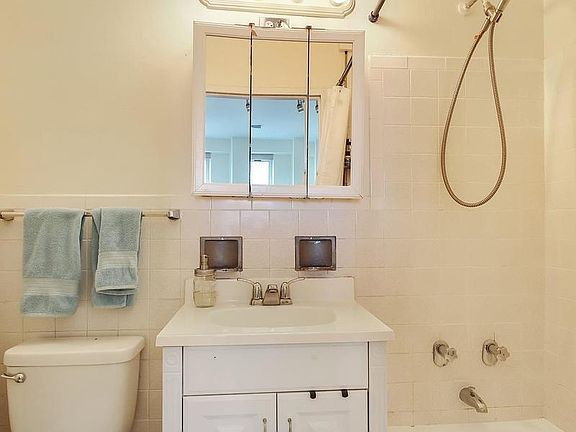 4th image of 392 Central Park W APT 19F