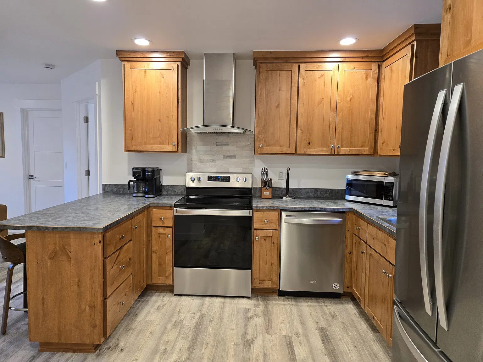 1 bed, 600 sqft, $2,400 — Photo 4