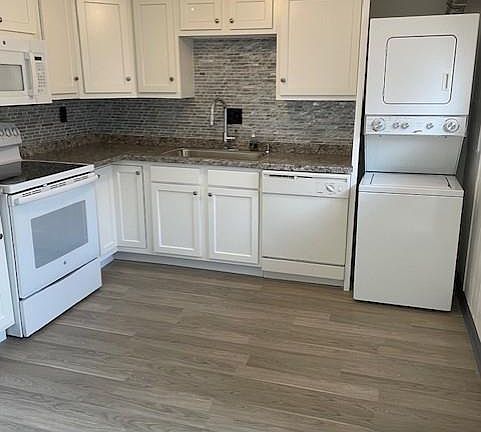 5th image of 60 E Bates Avenue