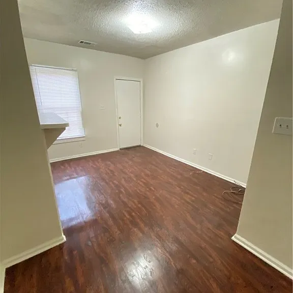 344 Price St — Photo 3