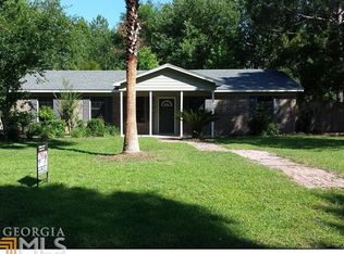 485 Village Dr, Woodbine, GA 31569