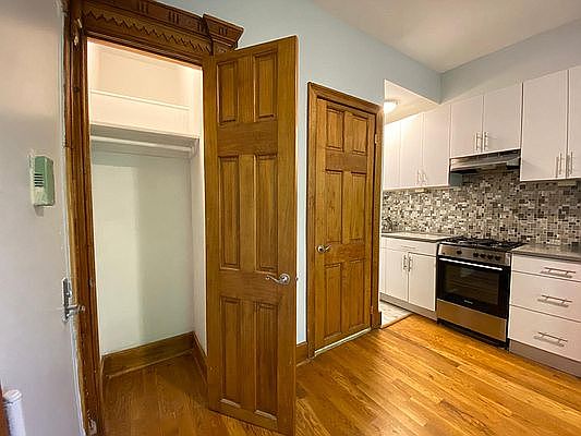 3rd image of 19 Herkimer St APT 6