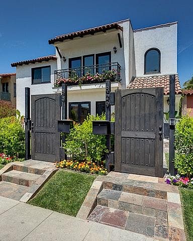 1st image of 831 S Curson Ave #831