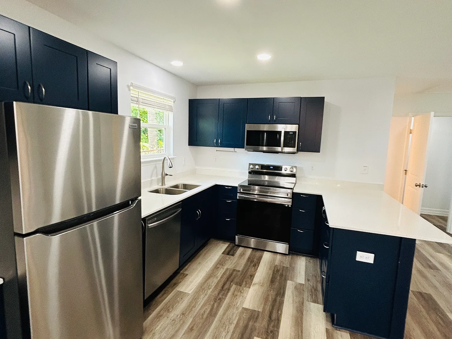 2 bed, 960 sqft, $1,800 — Photo 3