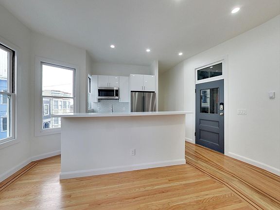 5th image of 844 Greenwich St