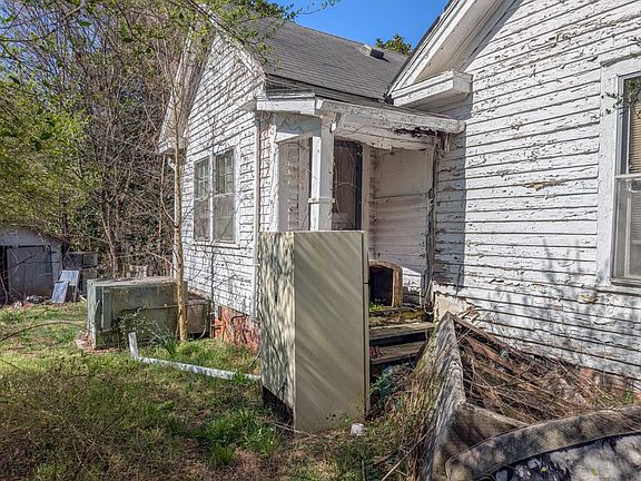 3rd image of 112 Mays St