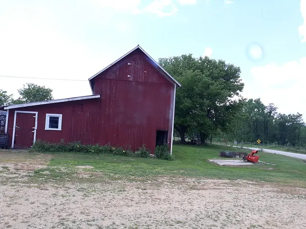 1139 Rock Rd, Platteville, WI 53818