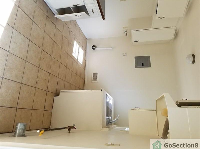 1st image of 1444 Sanford Ave APT 1