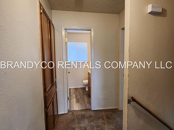 4th image of 1108 Royal Crest Dr #1
