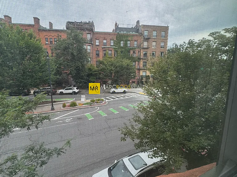 589 Beacon St — Photo 3