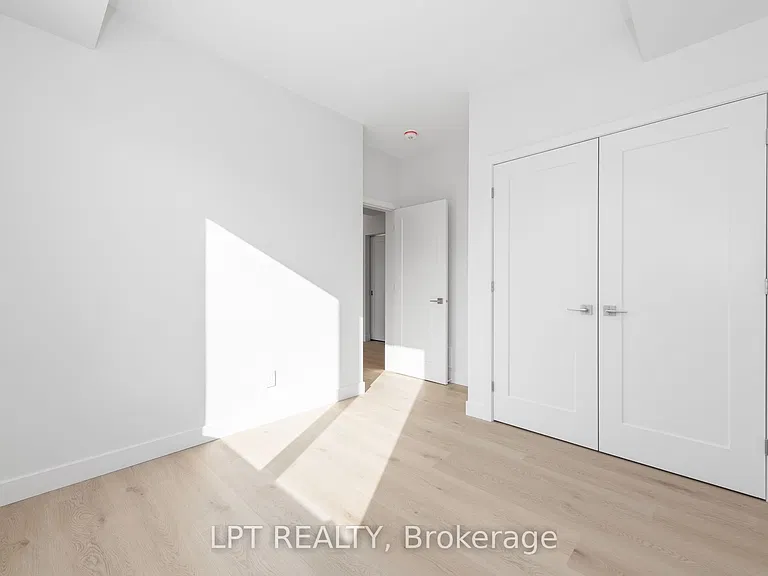 319 Shakespeare St #5 — Photo 16