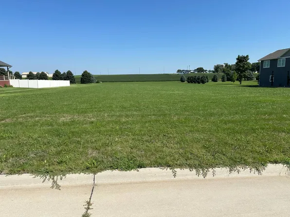 612 W 5th St, Osmond, NE 68765