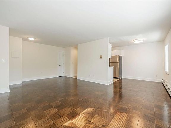 4th image of 507 White Plains Rd APT 1C