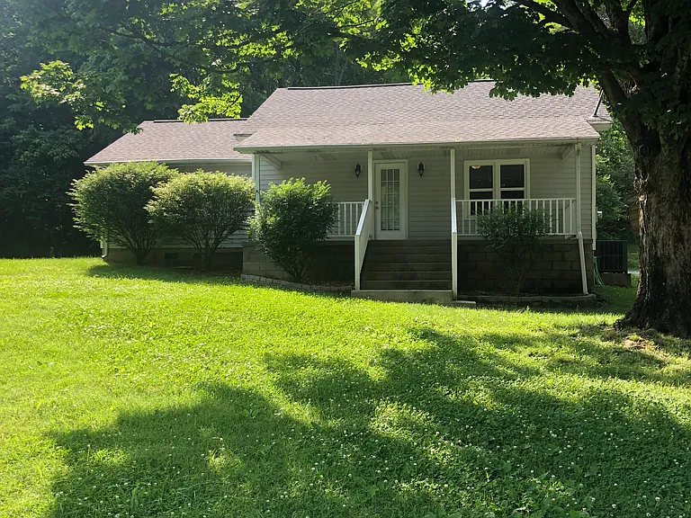 1290 Louisville Hwy — Photo 1
