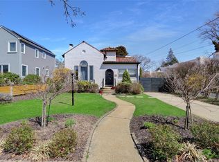 229 Wynsum Ave, Merrick, NY 11566