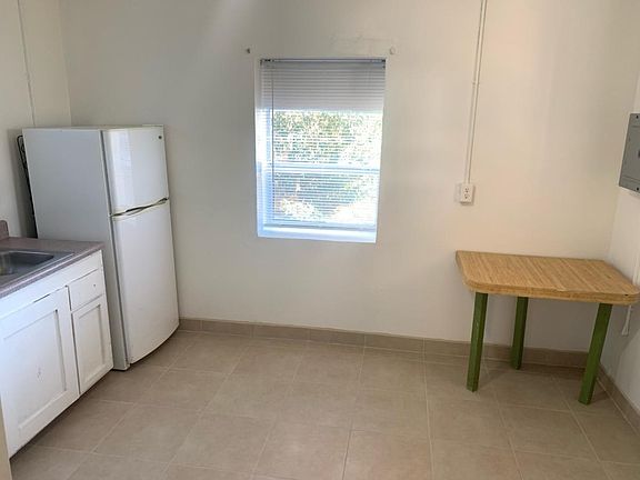 4th image of 517 E Las Cruces Ave #1