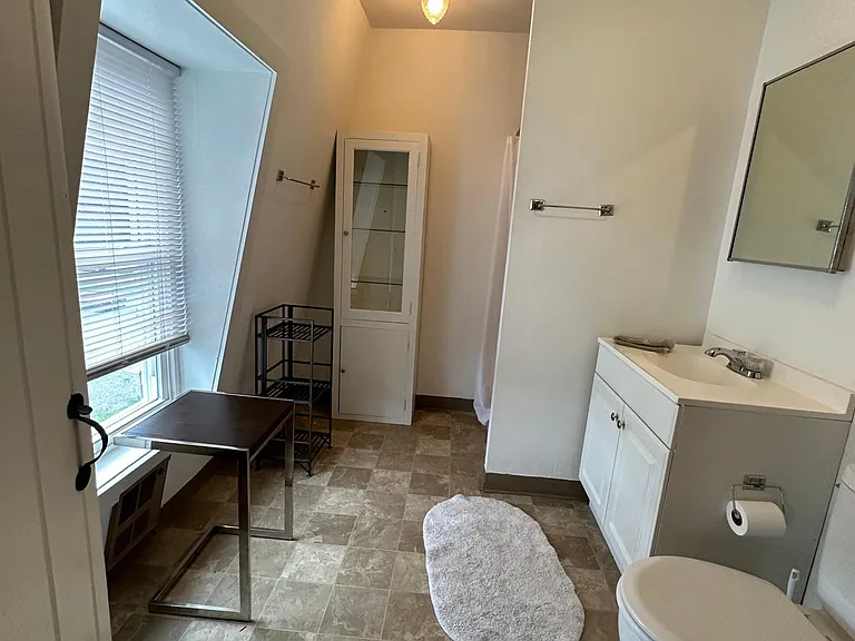 7537 N Broadway #3 — Photo 7