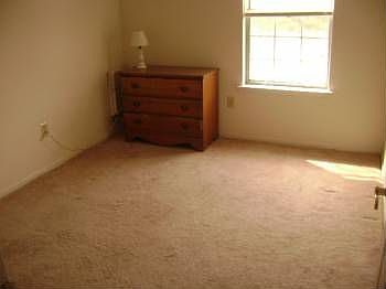 3rd image of 814 Diamond Dr