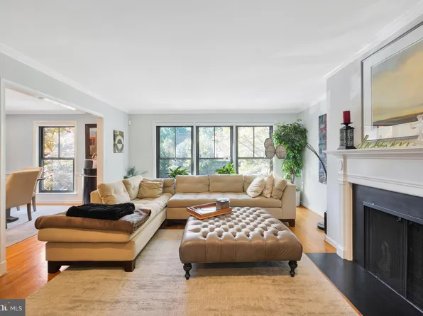 4732 Massachusetts Ave NW, Washington, DC 20016