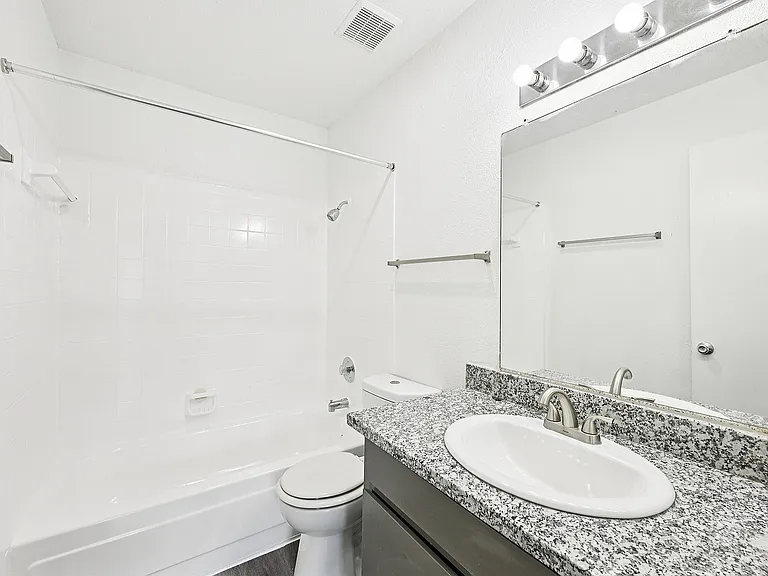 21-print-Woodchase Dr Unit 66-S2603-009