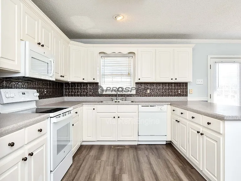 1082 Hampton Rd — Photo 7