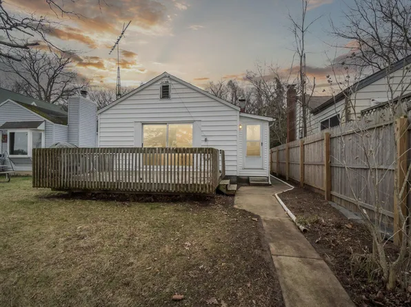 107 Studer Dr, Grass Lake, MI 49240