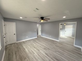 6 Waddell Rd, Greenville, SC 29615