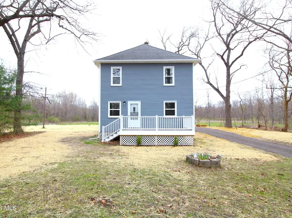 9616 Old State Line Rd, Holland, OH 43528